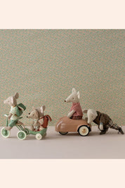 Maileg - Mouse - Abri à Tricycle - Green - Strawberries & Cream