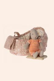 Maileg - Bunny in Carry Cot Micro - 3 Peach