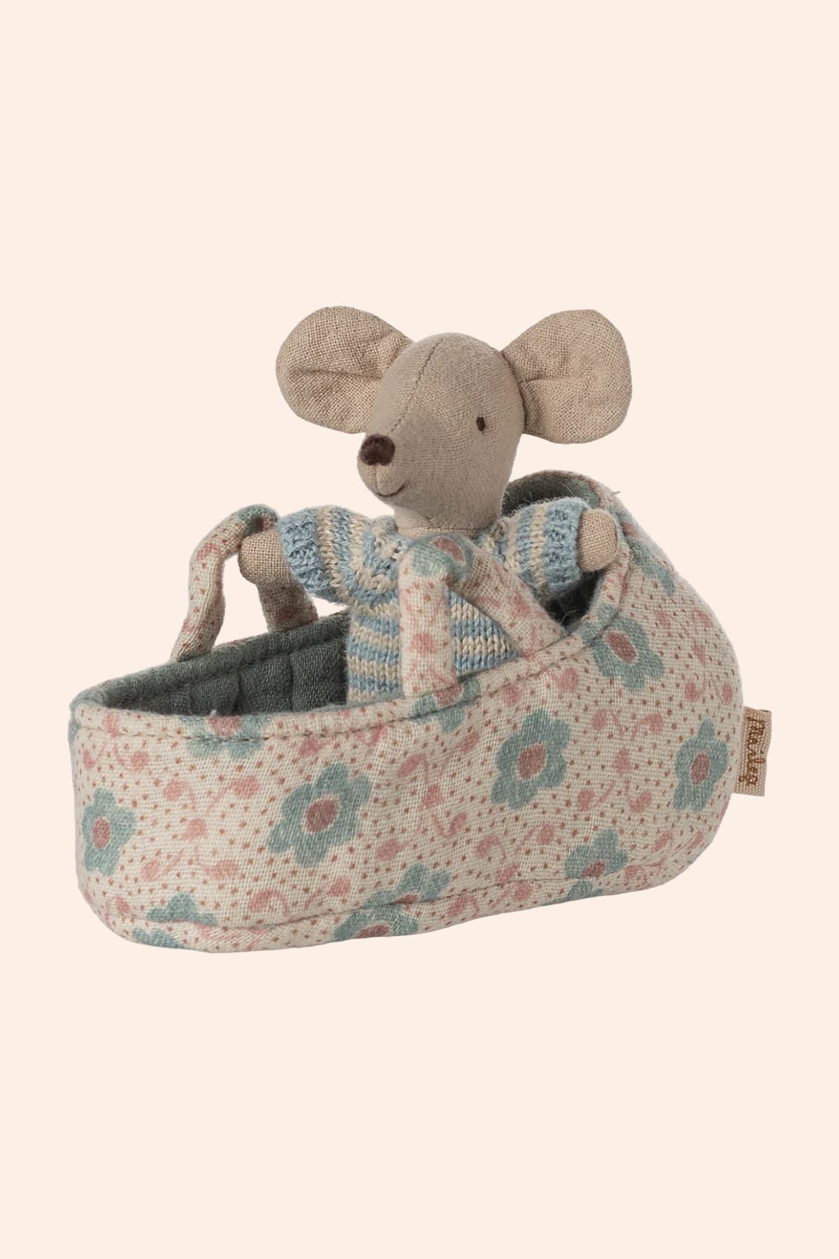 Maileg - Baby Mouse in Carry Cot - Blue - Strawberries & Cream - Ingrid Lewis - Designer
Stuffed mouse toy in a floral-patterned basket.