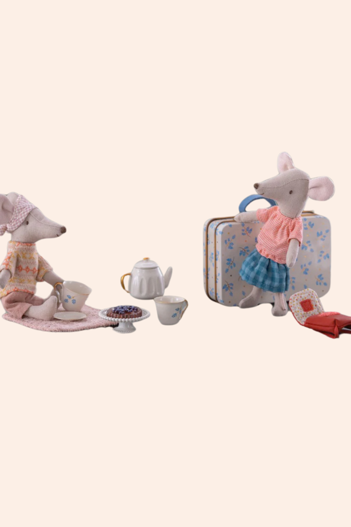 Maileg - Mouse - Afternoon Treat - Blue Madelaine - Strawberries & Cream