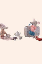 Maileg - Mouse - Afternoon Treat - Blue Madelaine - Strawberries & Cream