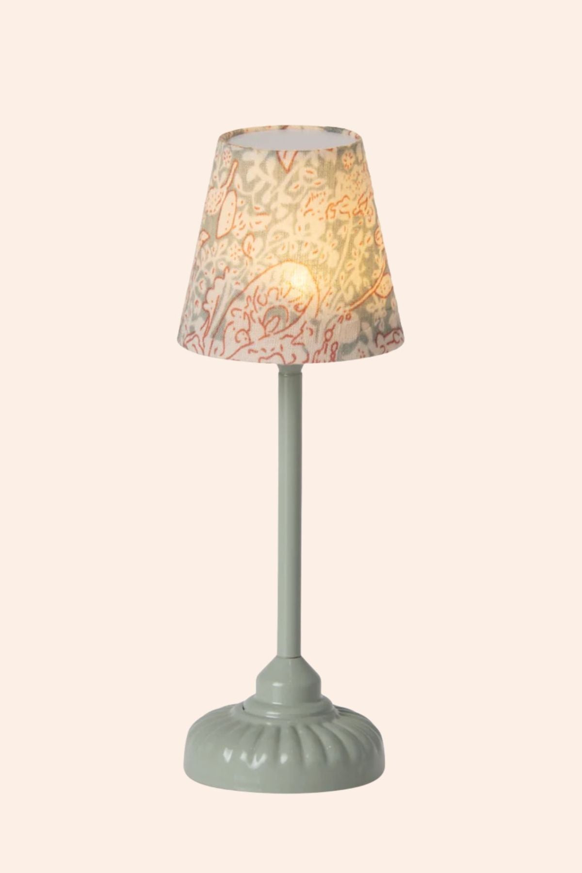 Maileg - Vintage Floor Lamp - Mouse - Mint - Strawberries & Cream - Ingrid Lewis - Designer
Small table lamp with a decorative shade.