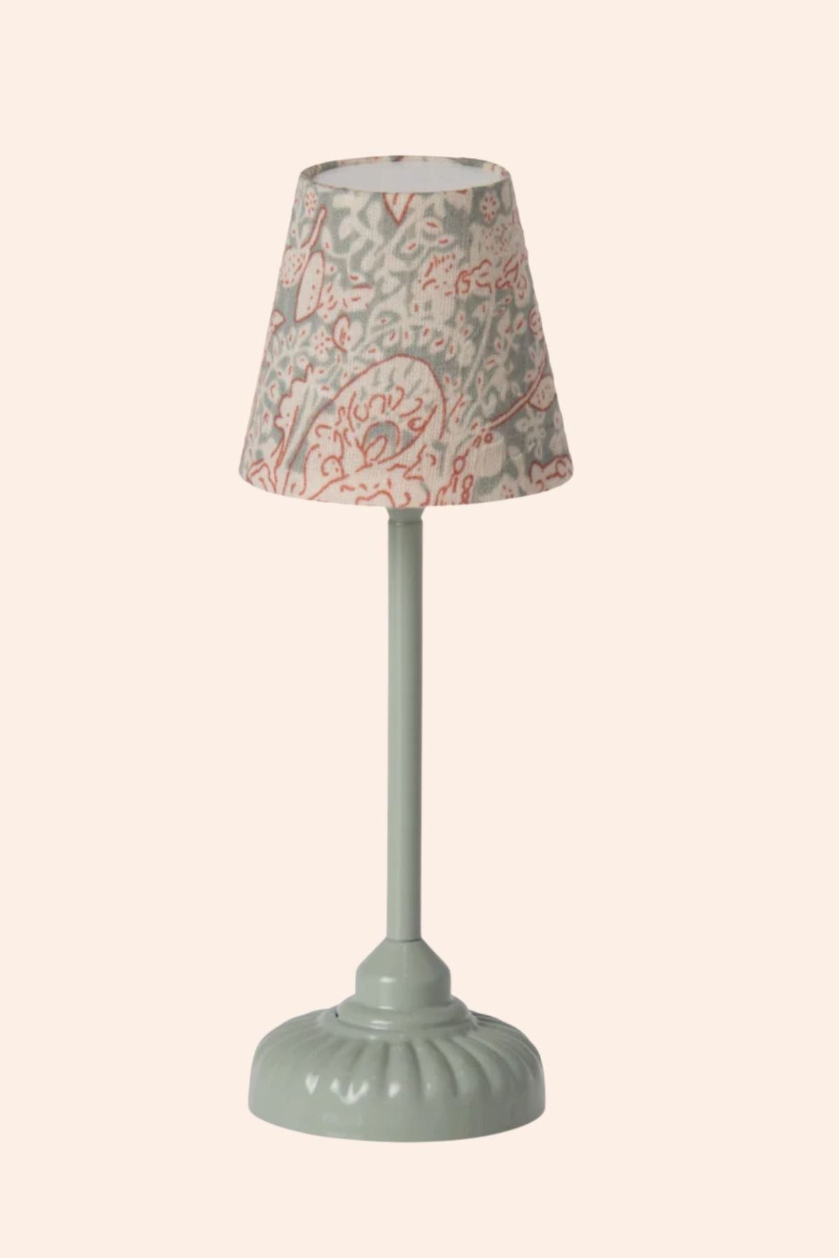 Maileg - Vintage Floor Lamp - Mouse - Mint - Strawberries & Cream - Ingrid Lewis - Designer
Table lamp with a decorative lampshade.
