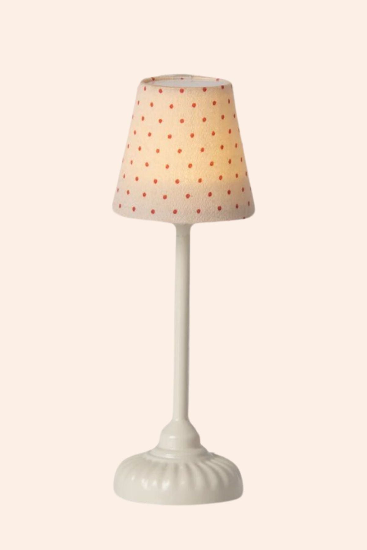 Maileg - Vintage Floor Lamp - Mouse - Sand - Strawberries & Cream - Ingrid Lewis - Designer 
Small table lamp with a polka dot shade.