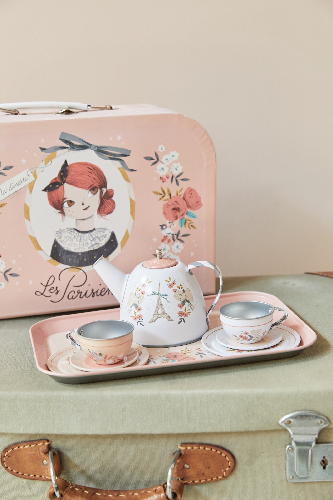 toys-moulin-roty-les-parisiennes-tea-set-1.jpg